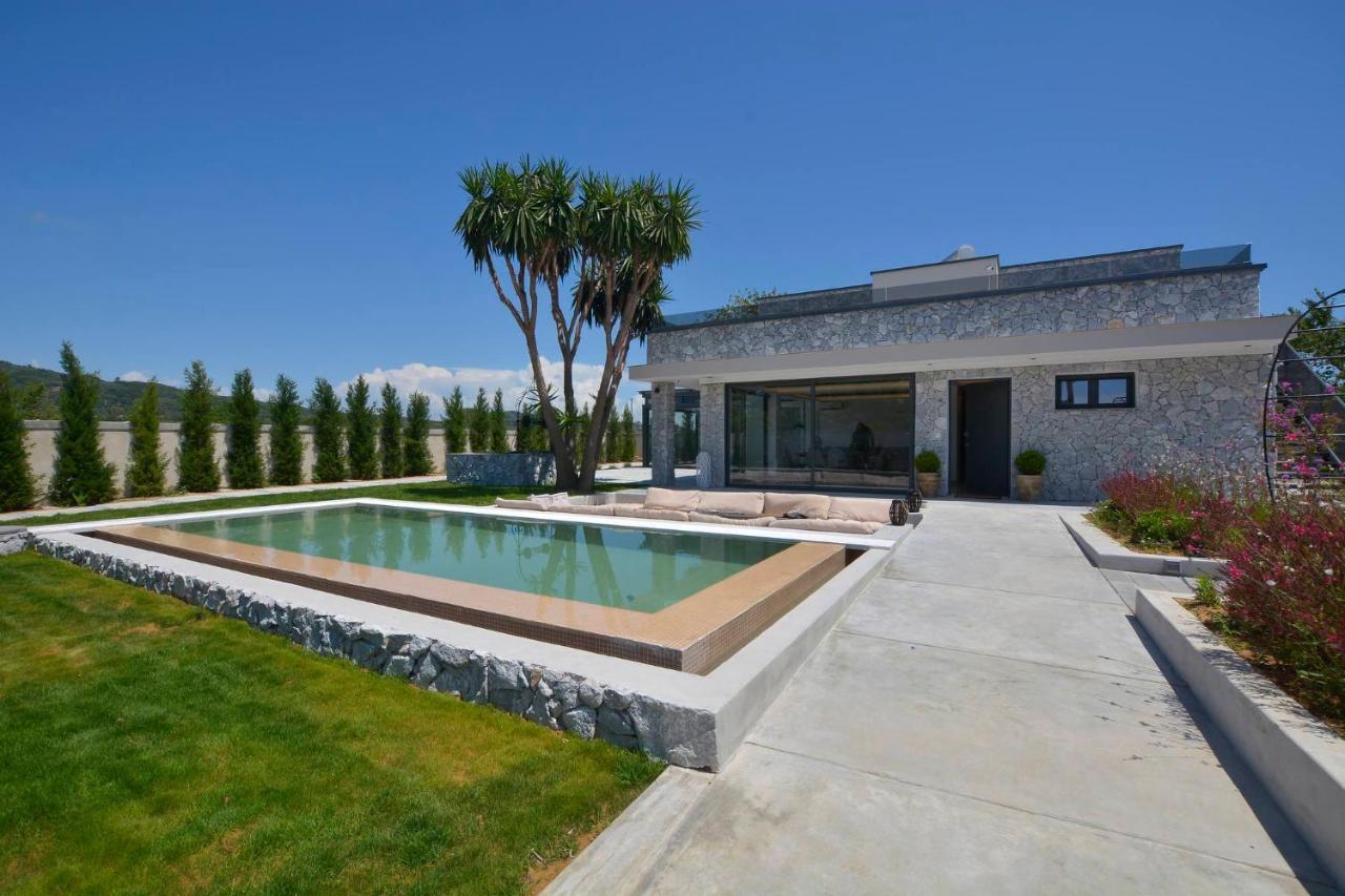 Villa Flamingo - 4 Bedrooms - Private Pool - Next To Renowned Issos Beach & Lake Korission Línia Zewnętrze zdjęcie